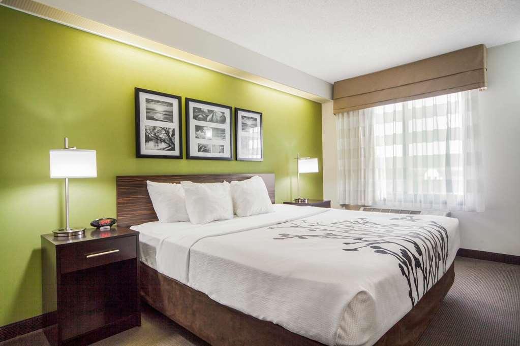 Sleep Inn & Suites Columbus Room photo